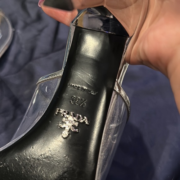 Prada heels! - Picture 6 of 8